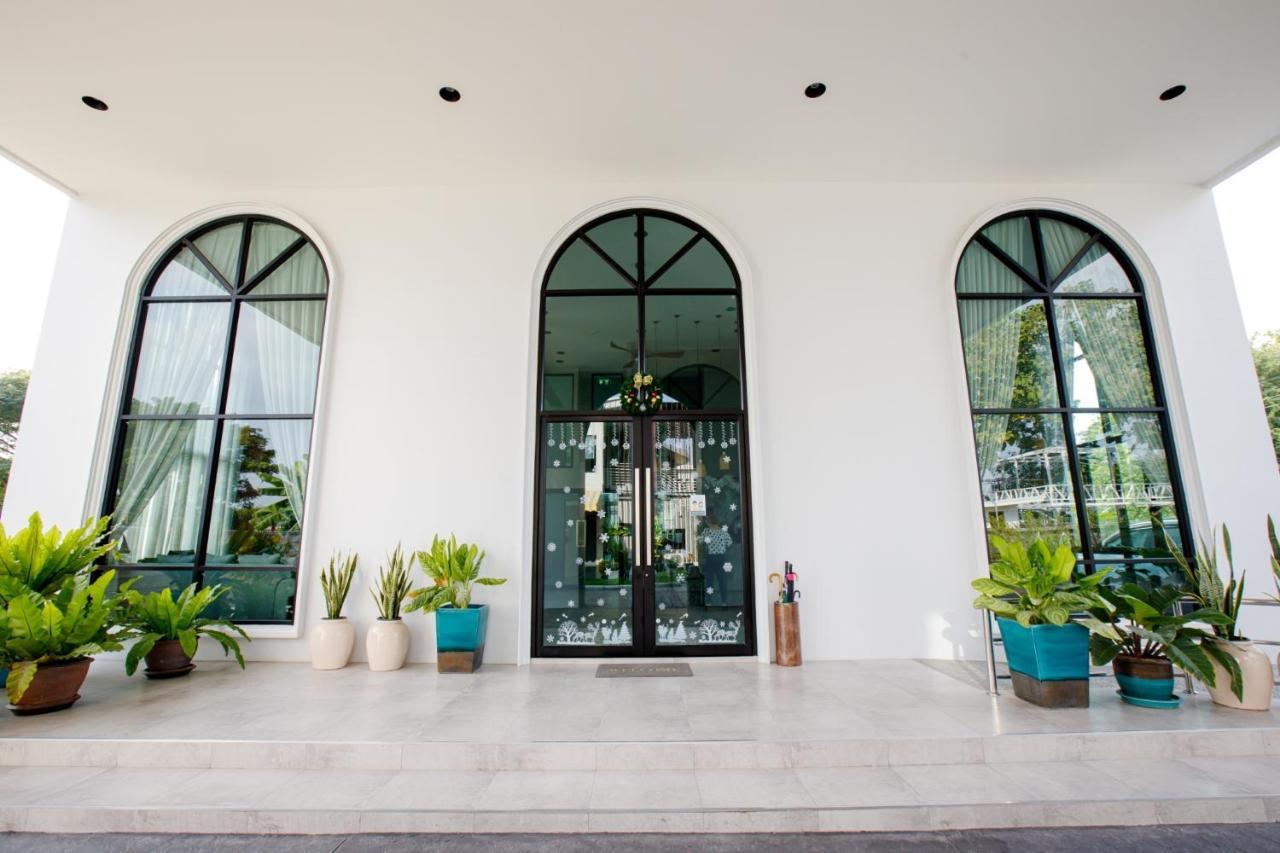 Le Lert Hotel Ratchaburi Exterior foto