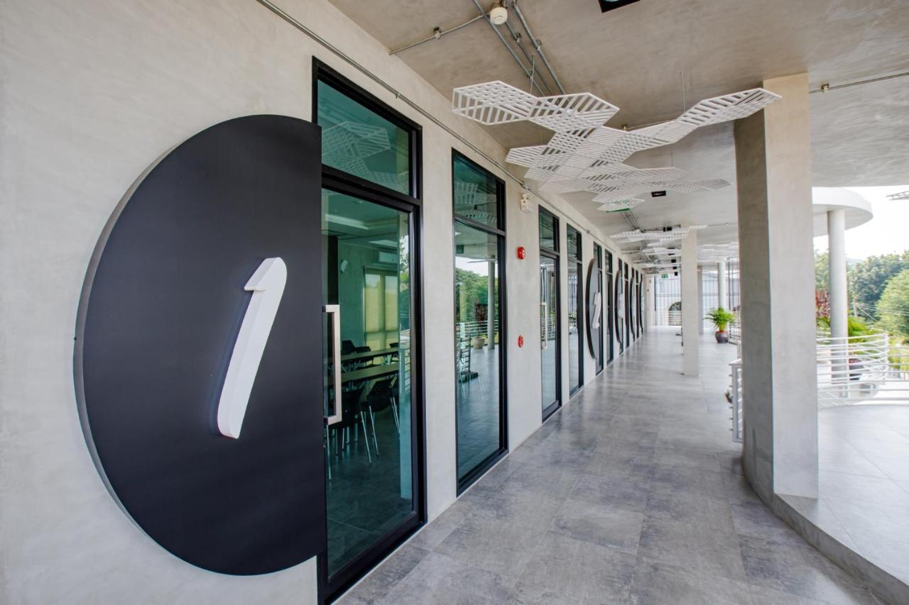 Le Lert Hotel Ratchaburi Exterior foto
